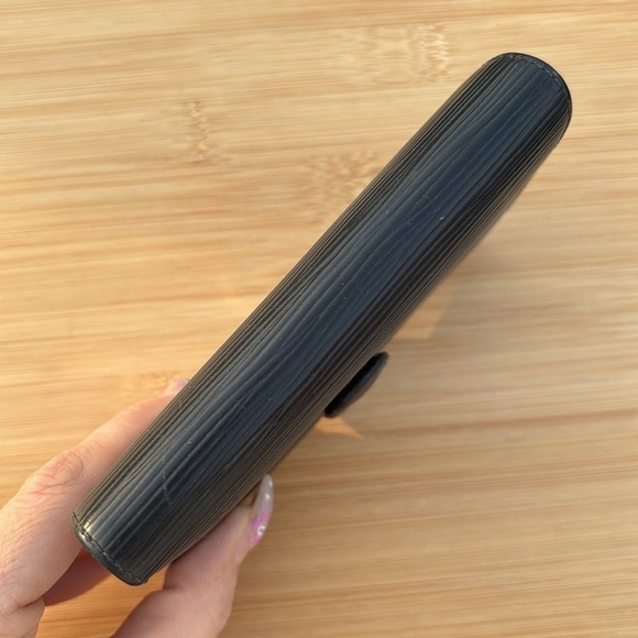 Louis Vuitton Vintage Black Epi Leather Wallet Silver Tone Kiss Lock Luxury - Picture 6 of 16